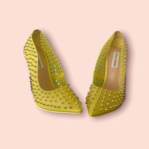 Steve Madden Spiked Pump
